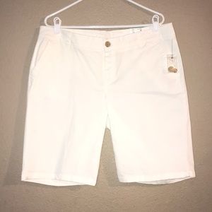 NWT Size 16 Women’s Liz Claiborne White Shorts